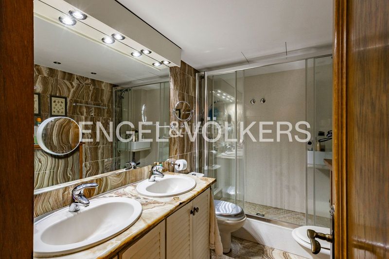 Foto a2c751c2-96e9-4b87-ba01-5dd5e8d45c16. Casa amb calefacció aparcament a Ciutat Diagonal Esplugues de Llobregat