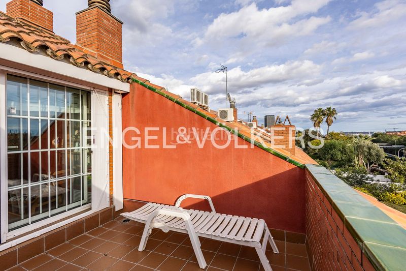 Foto d83607b3-05d8-4ed9-a1b5-e64bcbdd5c53. Casa amb calefacció aparcament a Ciutat Diagonal Esplugues de Llobregat