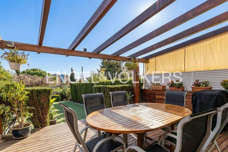 Foto f7a37a5f-425e-4807-a6fb-25740315f5d2. Casa amb calefacció aparcament a Ciutat Diagonal Esplugues de Llobregat