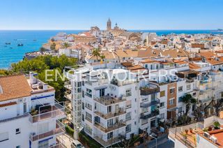 Pis a Aiguadolç - Sant Sebastià. Ático con encanto, terraza y vistas  playa de san sebastián, sit