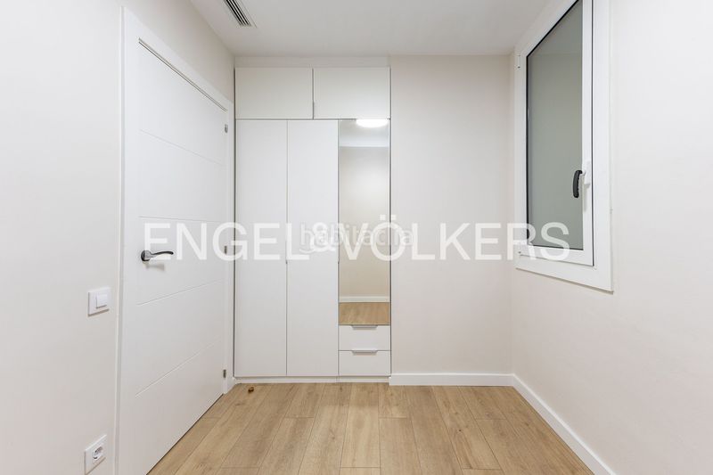 Piso reformado a estrenar con doble orientación y balcón en sant gervasi en Barcelona - Imagen 27