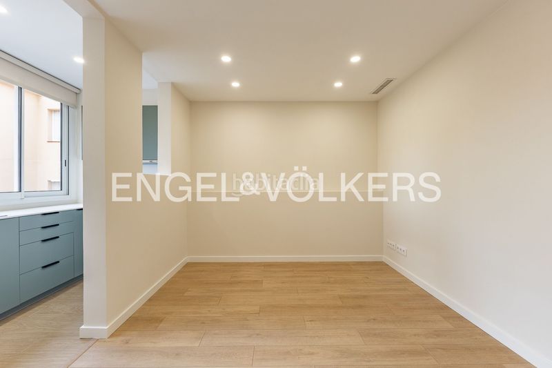 Piso reformado a estrenar con doble orientación y balcón en sant gervasi en Barcelona - Imagen 19