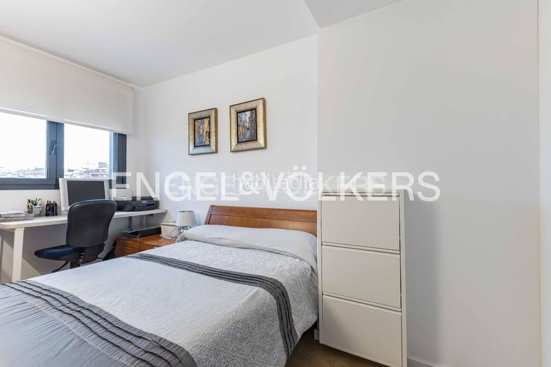 Foto 043c90d0-b3fd-4390-8100-1f5ac7fea35f. Pis amb calefacció aparcament a La Bordeta Barcelona