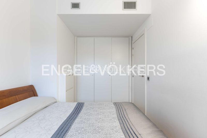 Foto 0afdc08f-e525-4389-adfd-7bad70429038. Pis amb calefacció aparcament a La Bordeta Barcelona