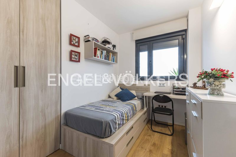 Foto 52aa857d-dc15-4c53-b48f-31de434c3dc2. Pis amb calefacció aparcament a La Bordeta Barcelona