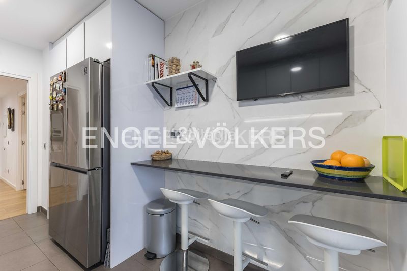 Foto 8b9c82a6-907b-40d4-b6d8-685c6717c5fa. Pis amb calefacció aparcament a La Bordeta Barcelona