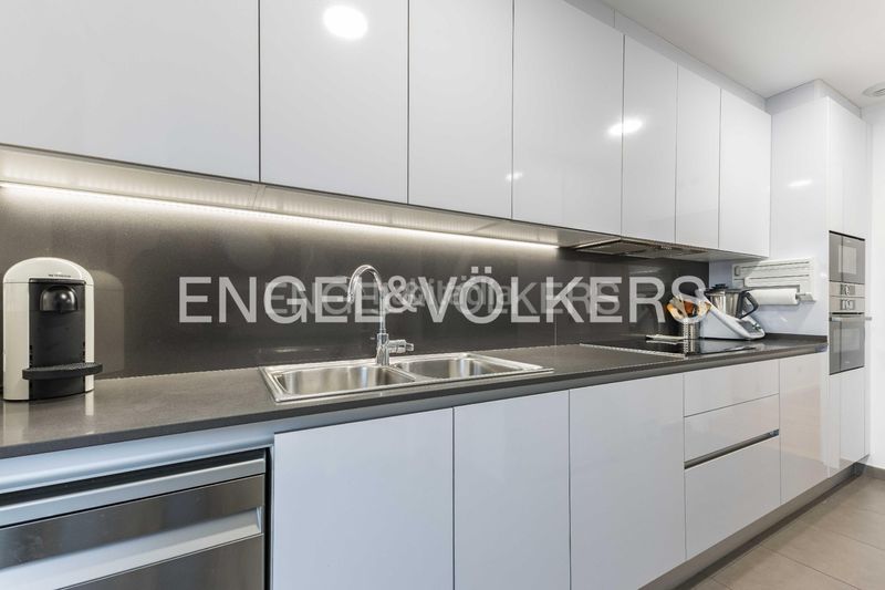 Foto af0392cc-2b36-4b54-8526-3a83316353d4. Pis amb calefacció aparcament a La Bordeta Barcelona