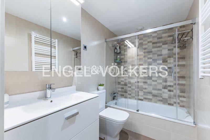 Foto b02fee80-5921-4c5c-bb3c-6ca6501cf422. Pis amb calefacció aparcament a La Bordeta Barcelona