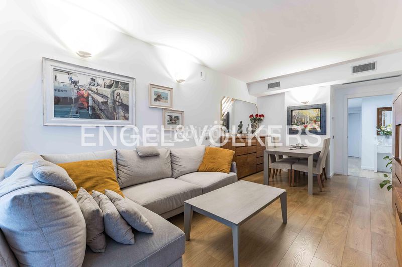 Foto f92935c4-3de7-420b-9d0b-60ceb109e2ea. Pis amb calefacció aparcament a La Bordeta Barcelona