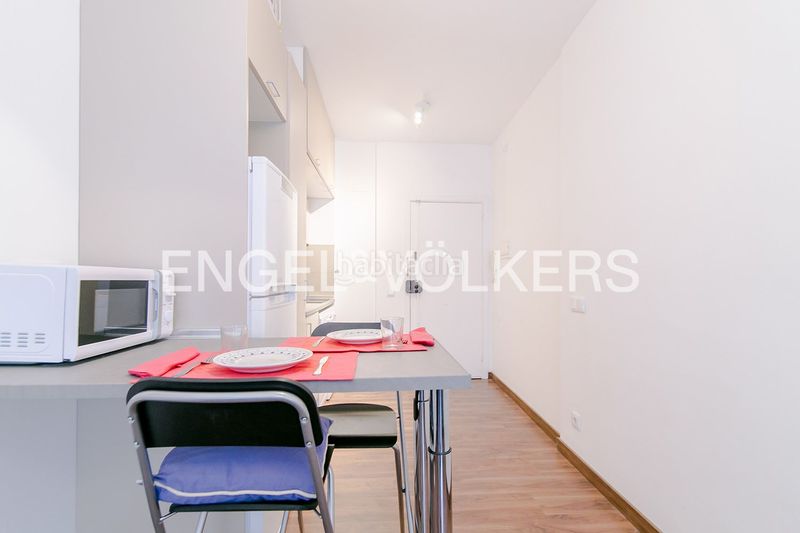 Foto dda76a0a-d257-4d0e-8b0e-a14a2a2ae73a. Pis amb calefacció a Putget - Farró Barcelona