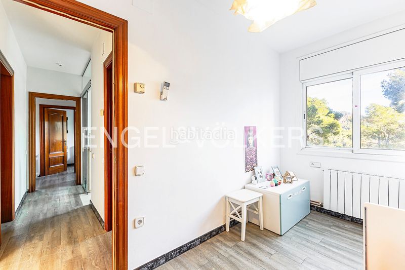 Foto 986b96fb-cb4f-4e60-9ee7-ccee2d06070e. Casa amb calefacció aparcament piscina a Torrelles de Llobregat