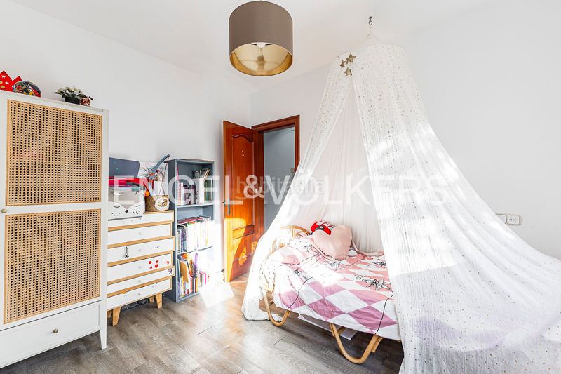 Foto f0828385-7205-4f6d-a812-5e9cbecf10b1. Casa amb calefacció aparcament piscina a Torrelles de Llobregat