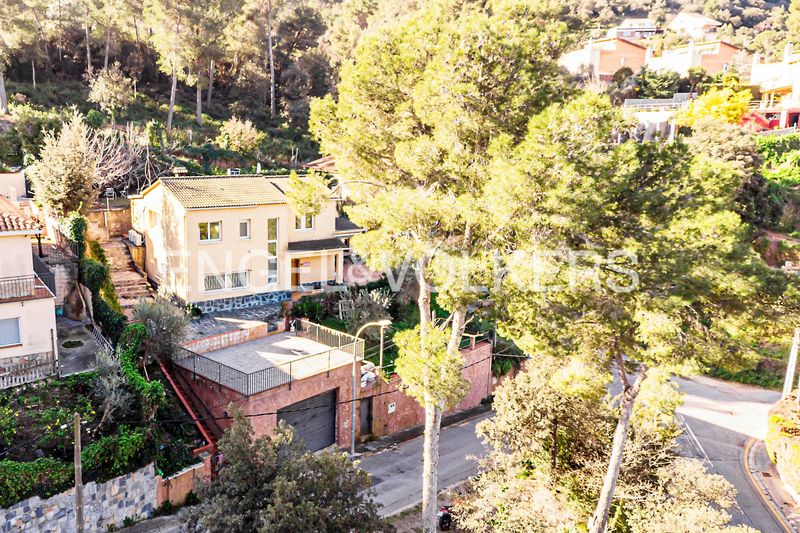 Foto f62c8d06-ba6f-4e89-815d-2f7c2d9fa5d6. Casa amb calefacció aparcament piscina a Torrelles de Llobregat