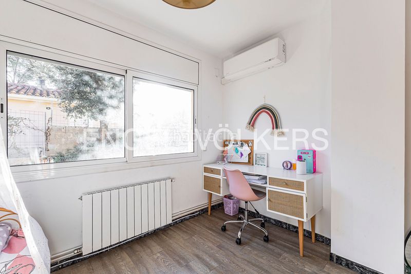 Foto fee628ee-00e1-4dfe-bea6-79c431e6ba13. Casa amb calefacció aparcament piscina a Torrelles de Llobregat