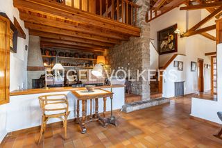Casa en El Racó-Sant Feliu del Racó. Encantadora casa de piedra con mucho encanto