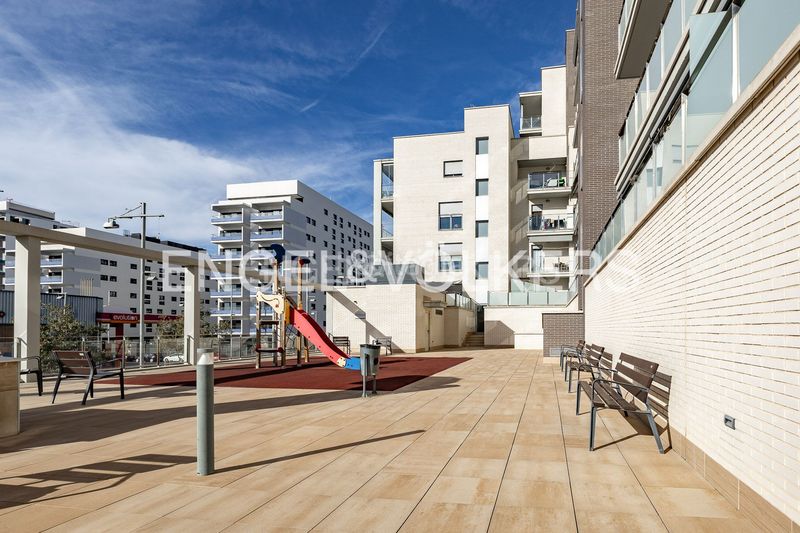 Foto 6a913d97-6a1b-4457-be1e-0867e682340b. Pis amb calefacció aparcament piscina a Port Badalona