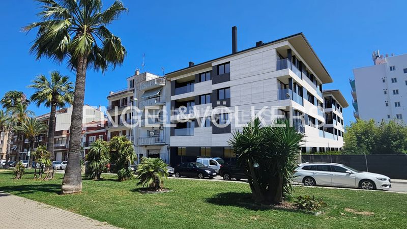 Foto 260959f1-6426-44fc-9c77-186bd3f9c1fb. Pis amb calefacció aparcament a Centre Pineda de Mar