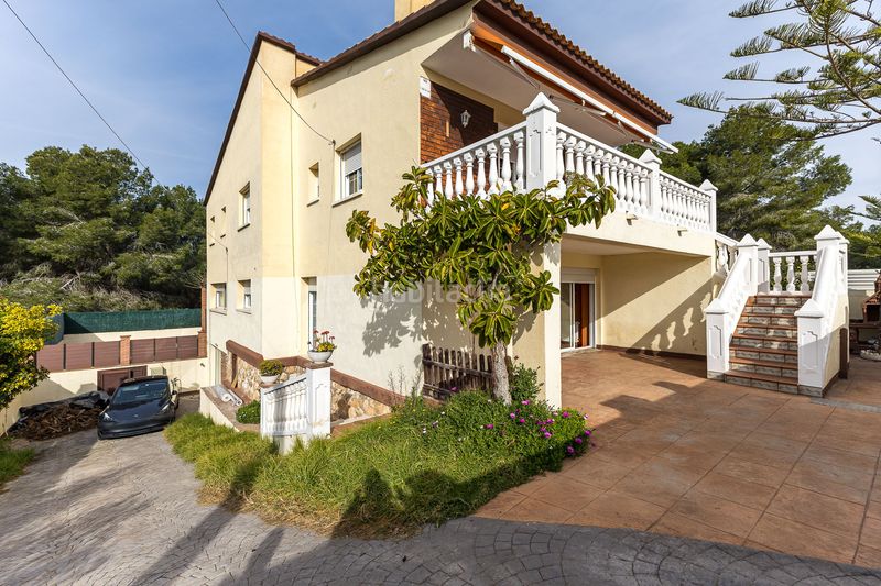 Foto 20ac730e-a762-48bd-9ca4-566986dc5ce0. Casa amb calefacció aparcament piscina a Calafell park Calafell