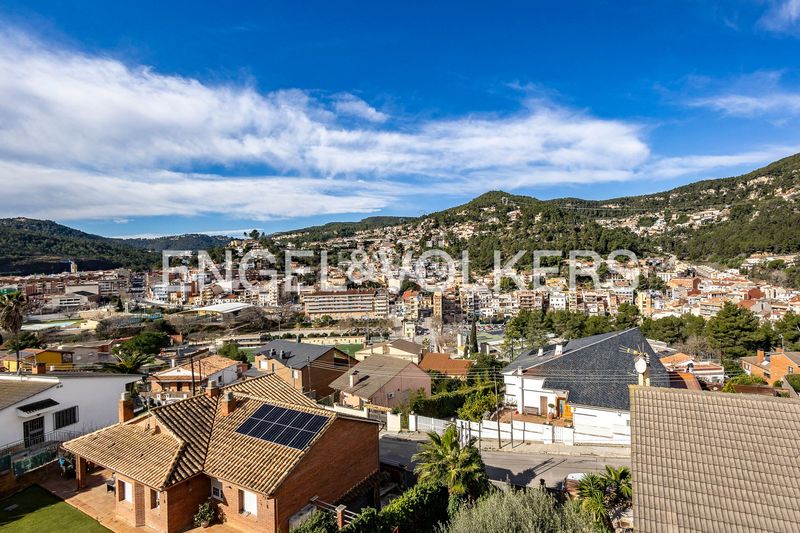 Foto eee1d045-4055-46ec-8545-c95c225cf6f7. Casa amb calefacció aparcament a Vallirana