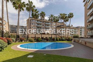 Piso en Eixample. Piso con parquing, trastero y piscina en la mejor zona de sant j