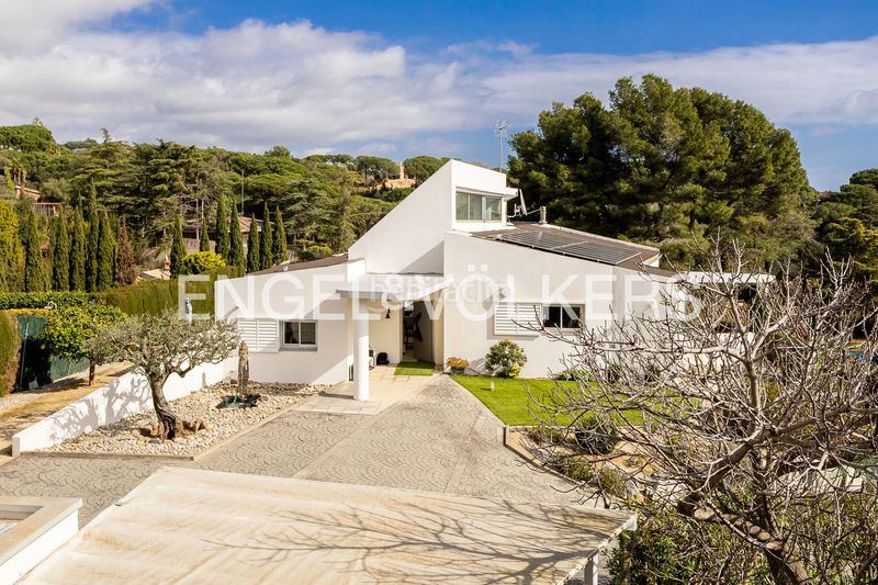 Foto 16777ed1-961b-441e-a107-472b665b8e4f. Casa amb calefacció aparcament piscina a Rocaferrera Sant Andreu de Llavaneres
