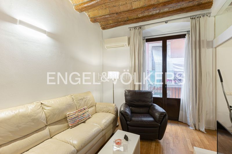 Foto 1f843570-a687-45e4-8411-4608fff1c7aa. Pis amb calefacció a Raval Barcelona