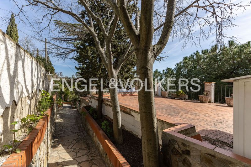 Foto bec0b995-d1f1-41c2-8e4e-3e7731e88279. Masia amb calefacció aparcament a Sant Genís dels Agudells Barcelona
