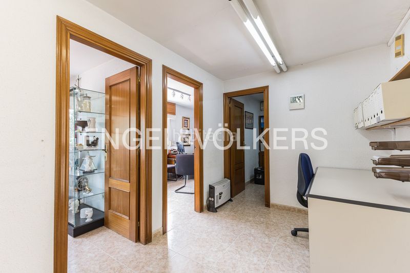 Foto dd8d1da8-78c8-4d19-a0ad-b4948c658791. Masia amb calefacció aparcament a Sant Genís dels Agudells Barcelona