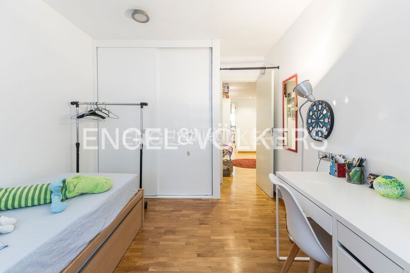 Foto 025cf58c-38fd-4887-80d3-94580d96819c. Pis amb calefacció aparcament piscina a Finestrelles Esplugues de Llobregat