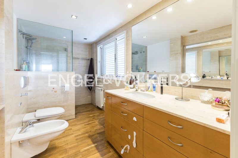 Foto 3d4b8647-1572-4406-9134-f836ae17df66. Pis amb calefacció aparcament piscina a Finestrelles Esplugues de Llobregat