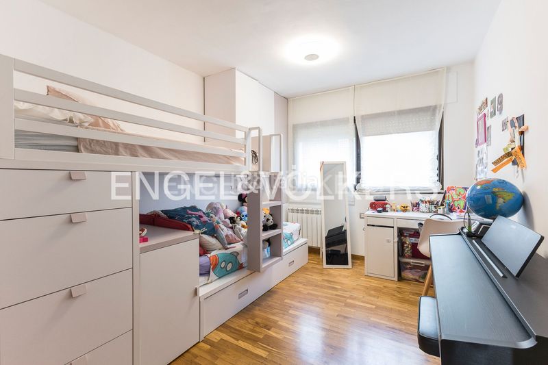 Foto 4f67061f-7883-4bfb-b195-c6e795fbeec7. Pis amb calefacció aparcament piscina a Finestrelles Esplugues de Llobregat