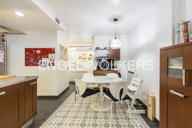 Foto 5c8d1d0a-a91d-4303-a616-2a2363532a61. Pis amb calefacció aparcament piscina a Finestrelles Esplugues de Llobregat