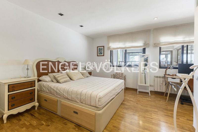 Foto 72f2fca6-0c17-4e12-af3b-1d743afd7e6b. Pis amb calefacció aparcament piscina a Finestrelles Esplugues de Llobregat