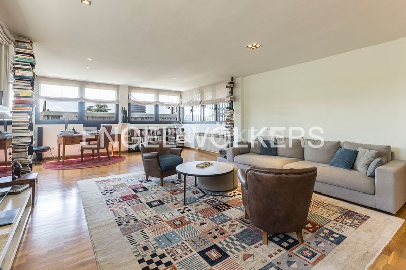 Foto 7a0ee346-e368-4927-91b4-00ee5c4894c0. Pis amb calefacció aparcament piscina a Finestrelles Esplugues de Llobregat