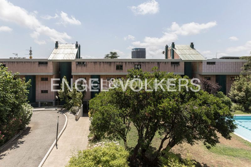 Foto 86ac0d28-7592-4513-ad6c-c1d597295142. Pis amb calefacció aparcament piscina a Finestrelles Esplugues de Llobregat