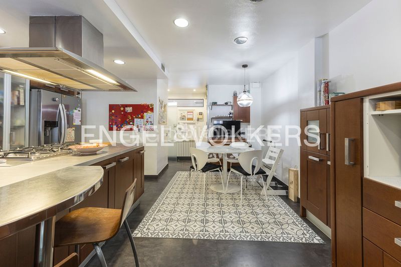 Foto b1b6df17-77fd-40af-9dc9-c0a4e9bd298a. Pis amb calefacció aparcament piscina a Finestrelles Esplugues de Llobregat