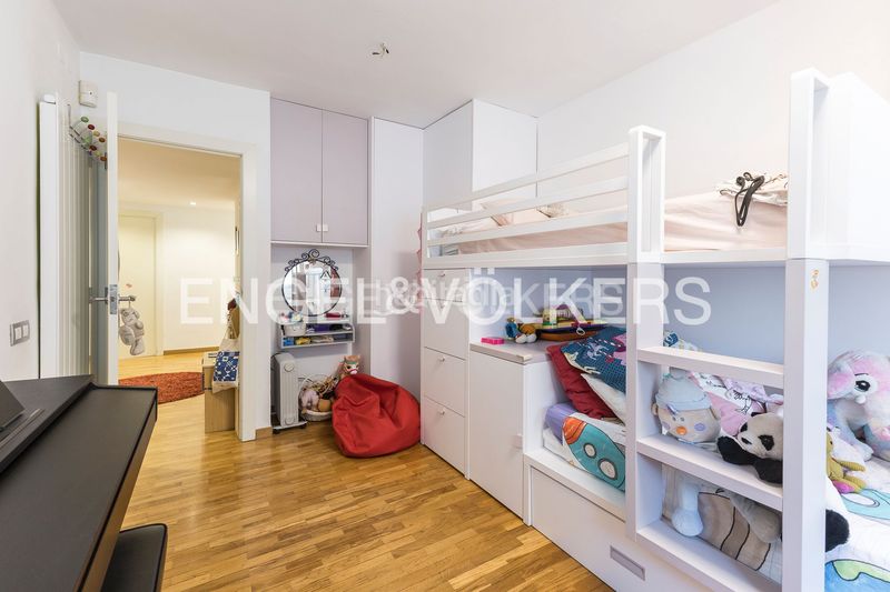 Foto db769d2d-40a1-4e55-8750-adbadede31a8. Pis amb calefacció aparcament piscina a Finestrelles Esplugues de Llobregat