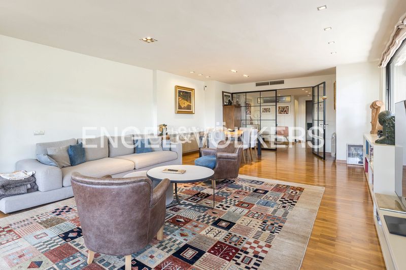 Foto dc2d6560-ae98-4569-aa20-15be2a66ee59. Pis amb calefacció aparcament piscina a Finestrelles Esplugues de Llobregat