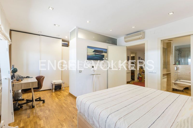 Foto f5502906-57e3-442a-9aab-ab3e65d1b7f4. Pis amb calefacció aparcament piscina a Finestrelles Esplugues de Llobregat