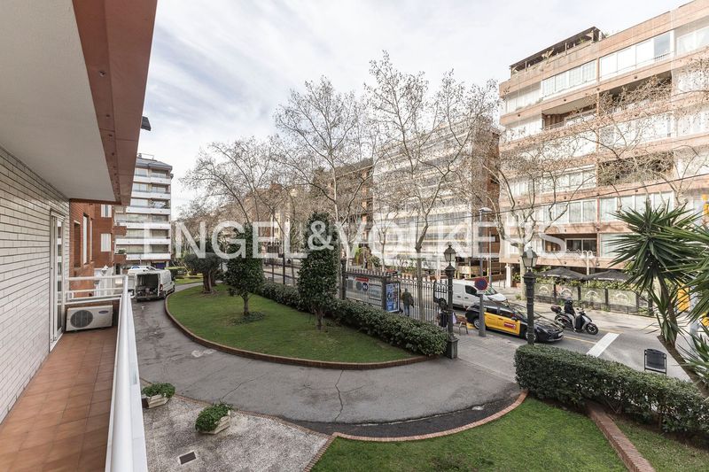 Foto f56d56db-e365-470c-8b33-b1091a1d7cf7. Pis amb calefacció aparcament piscina a Sant Gervasi - Bonanova Barcelona