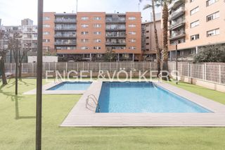Piso en Poblenou. Piso con piscina y padel en rambla del poblenou