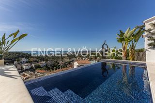 Casa a Levantina - Montgavina - Quintmar. Magnífica propiedad con piscina infinita al mar y ascensor.