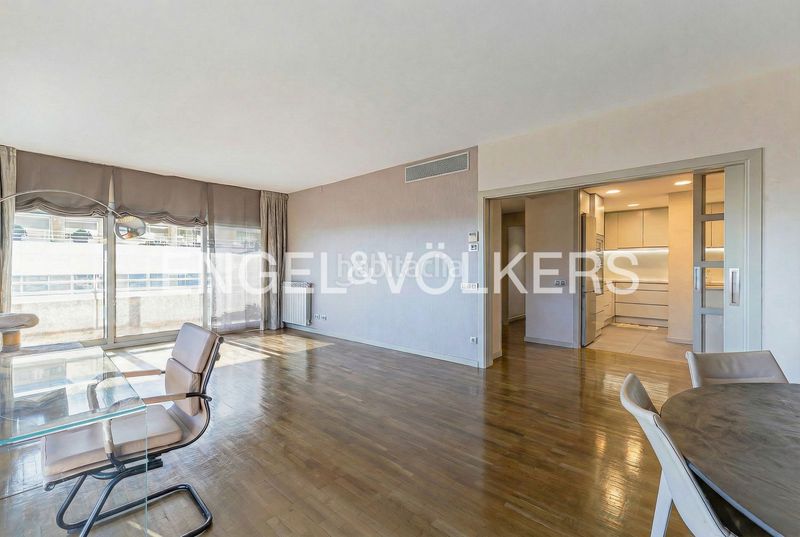 Foto 1ef36ec2-fd22-4e8d-979c-bcd796f0bfcf. Pis amb calefacció aparcament piscina a Pedralbes Barcelona