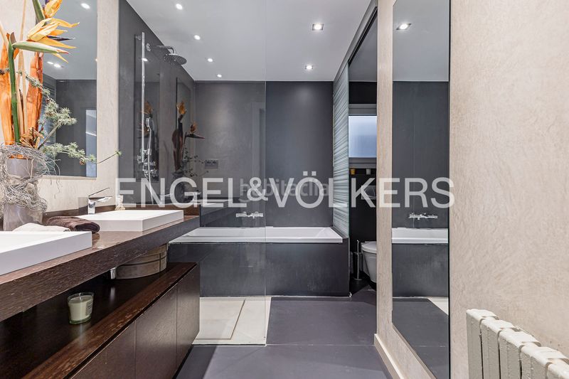 Foto 23bde2c6-7b82-4180-9d2f-017feb3f44f7. Pis amb calefacció aparcament piscina a Pedralbes Barcelona