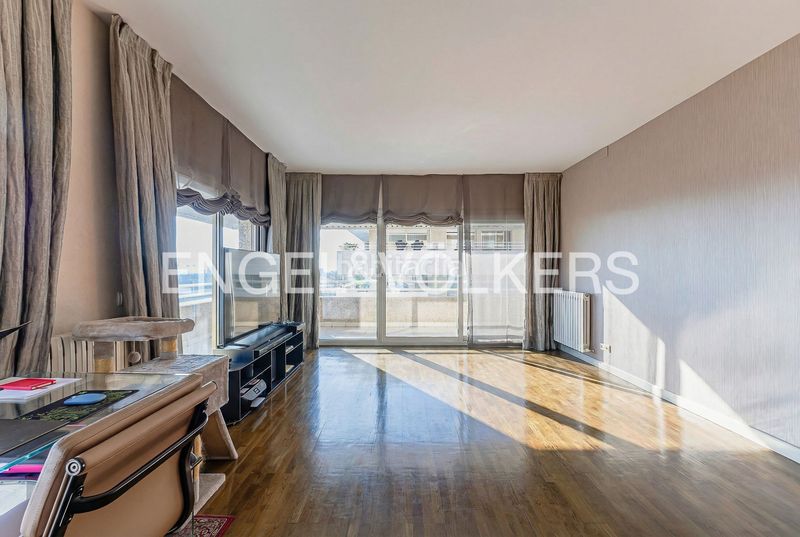 Foto 83bdb32f-6ab4-4fe8-a99d-1051fe560685. Pis amb calefacció aparcament piscina a Pedralbes Barcelona