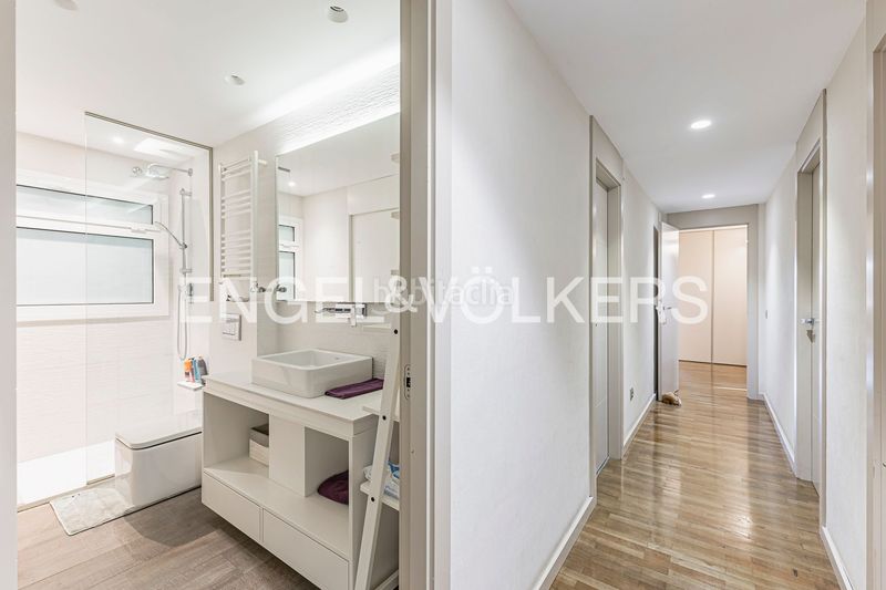 Foto ae610b14-a55f-467e-bd7f-ed52d13cc109. Pis amb calefacció aparcament piscina a Pedralbes Barcelona