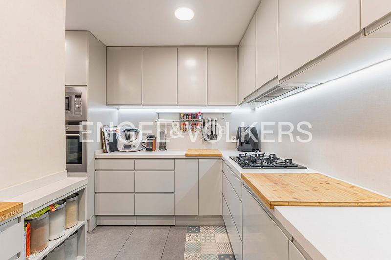 Foto b7d956ec-937b-4fed-8457-81747b91540f. Pis amb calefacció aparcament piscina a Pedralbes Barcelona