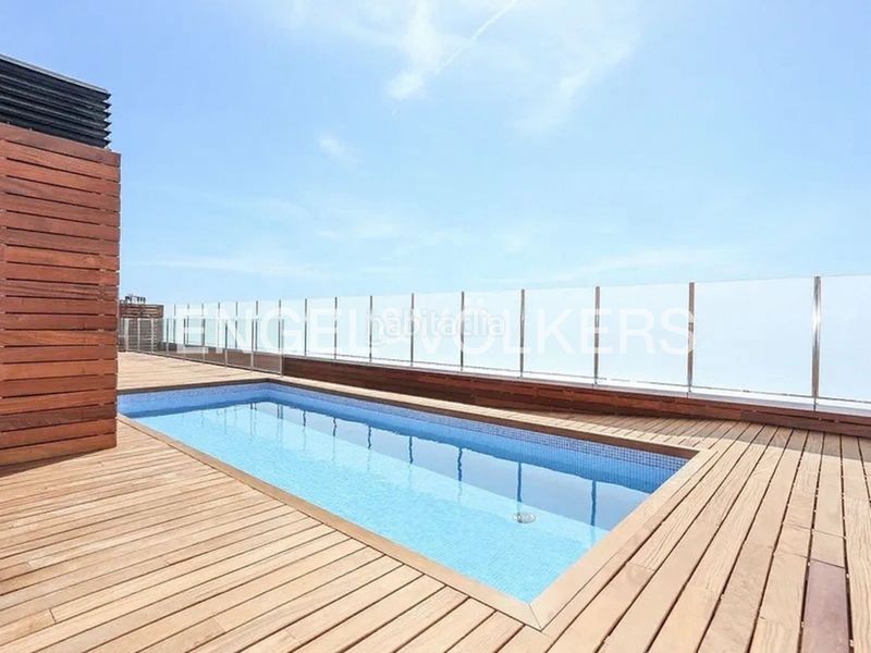 Foto f4fa5d07-01e8-4534-aa18-adbaa26e5210. Àtic amb calefacció aparcament piscina a Barri de les Corts Barcelona