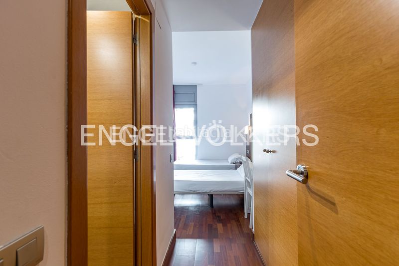 Foto b6d0d7d5-1d99-4e3a-a4c9-567c581d322f. Pis amb calefacció aparcament a Sagrada Família Barcelona