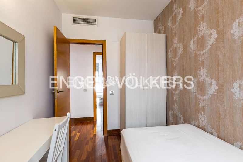 Foto d22f1a85-7d2e-4dfd-8ced-8e6a23d31e9e. Pis amb calefacció aparcament a Sagrada Família Barcelona